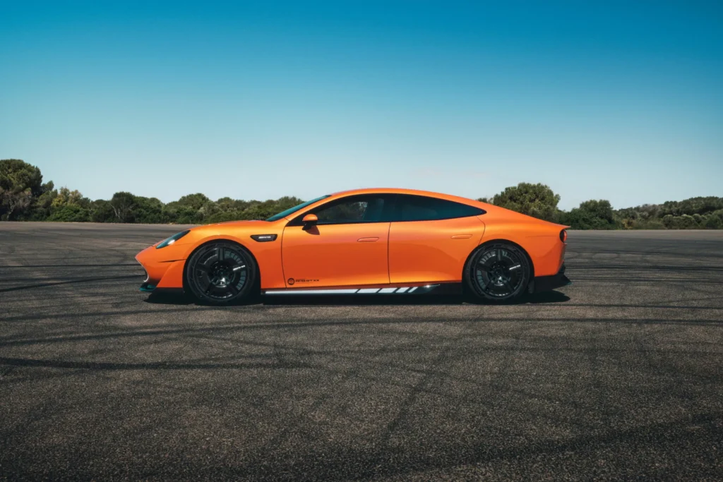 AMG GT XX - elektryczny maratończyk z 1 360 KM ładowaniem 850 kW i 25 rekordami wytrzymałości-25c0224_014-scaled