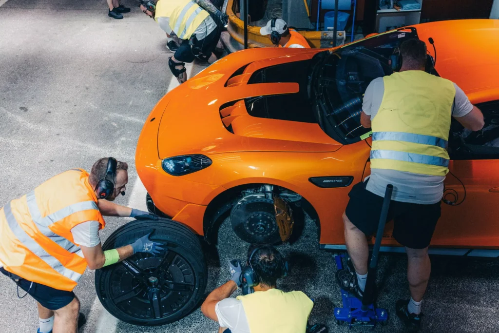 AMG GT XX - elektryczny maratończyk z 1 360 KM ładowaniem 850 kW i 25 rekordami wytrzymałości-25c0224_023-scaled